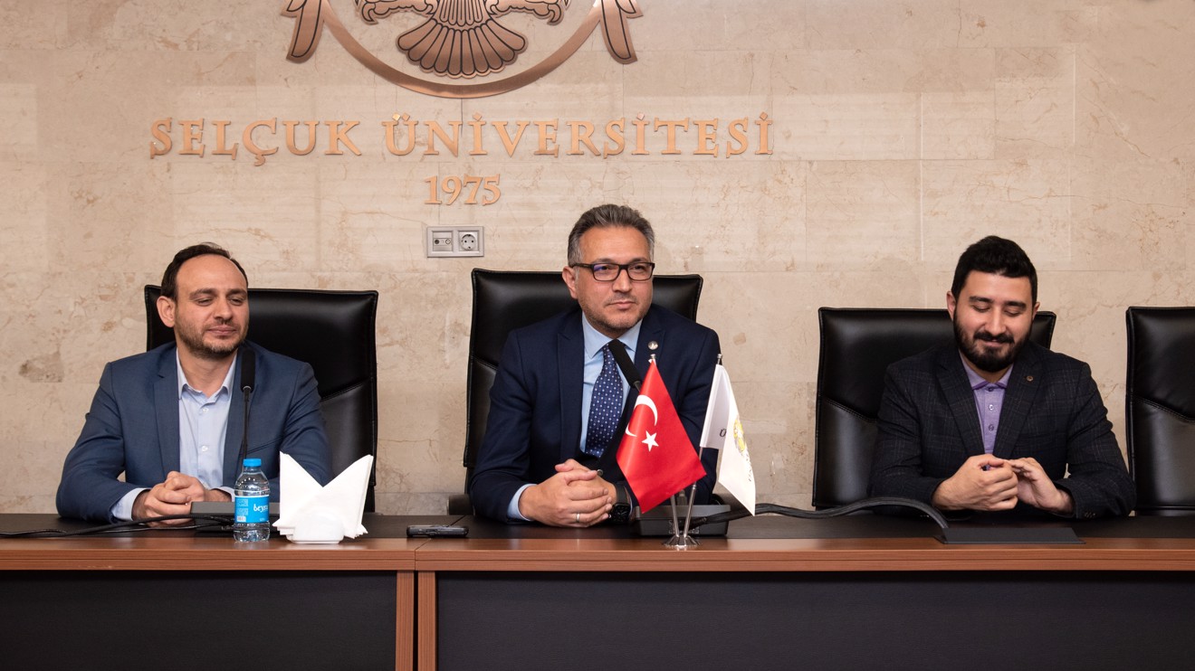 Rektör Prof. Dr. Aksoy, Endonezyalı öğrencilerle bir araya geldi